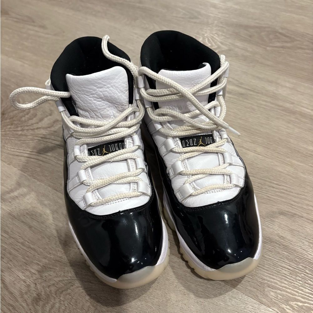 Air Jordan 11 Retro "Gratitude" sneakers - Picture 4 of 10